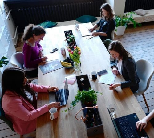 mujeres en el ámbito laboral